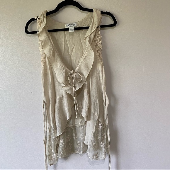 Cream Lace and Ruffle Detail Sleeveless Jacket Cardigan Vest - Picture 9 of 9